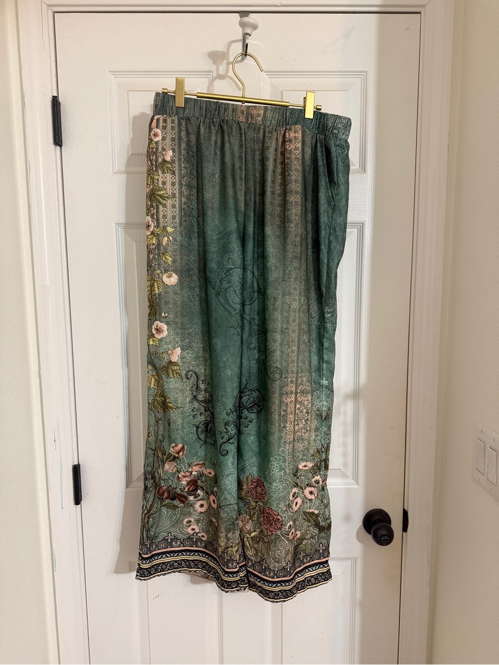 Green Floral Printed palazzo pants